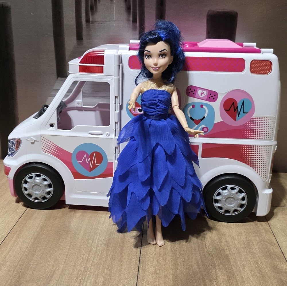 Blue Dress Doll with Ambulance Playset  Barbie , And Evie Descendants